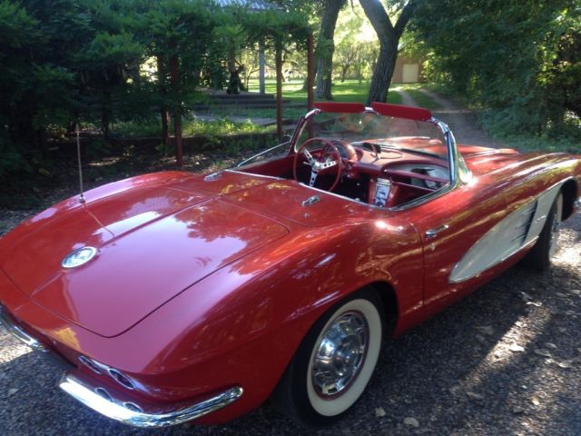 1961 Chevrolet Corvette Excellent crome - photo 4