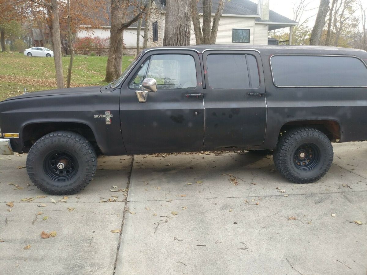 6.2 DIESEL ENGINE 1984 Chevrolet Suburban 6.2 diesel