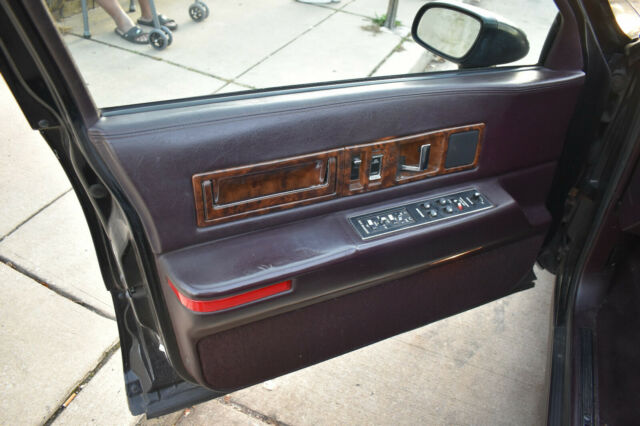 1993 Cadillac Fleetwood BROUGHAM - photo 7