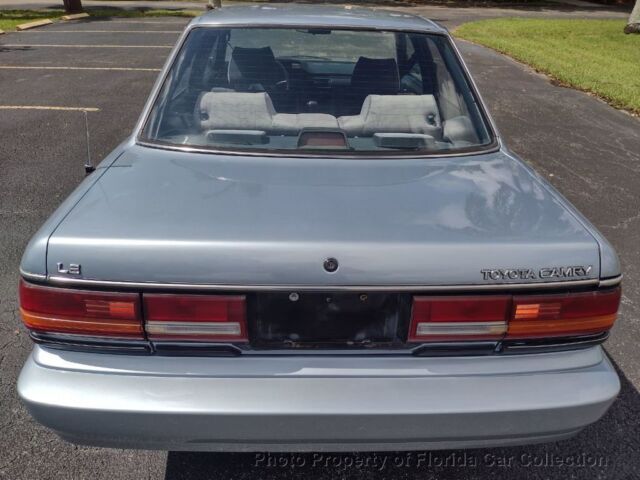 1990 Toyota Camry 4dr Sedan LE Clean Carfax Florida Car - photo 5