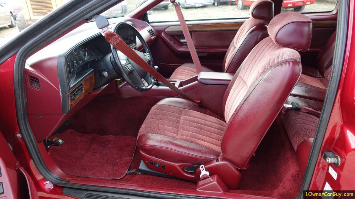1992 Mercury Cougar 1 Owner 61k Orig Miles NR MINT - photo 2