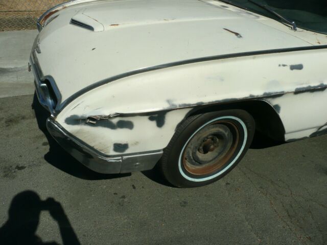63 T-Bird coupe, loaded with factory options! Runs but needs total restoration. 1963 Ford Thunderbird deluxe