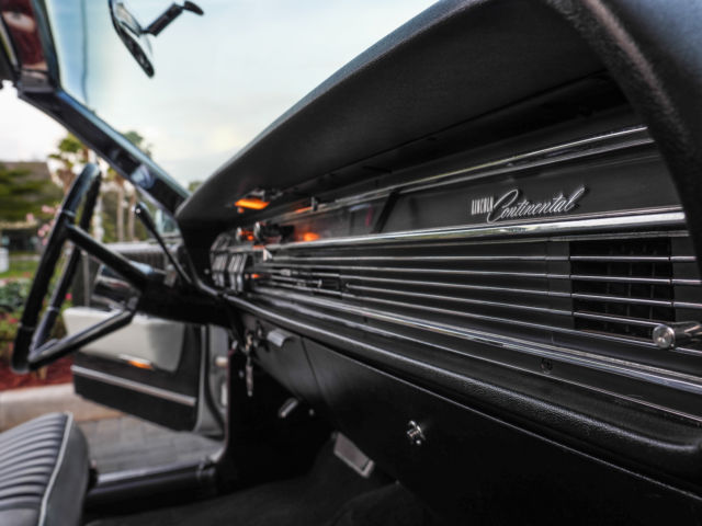 1964 Lincoln Continental - photo 10