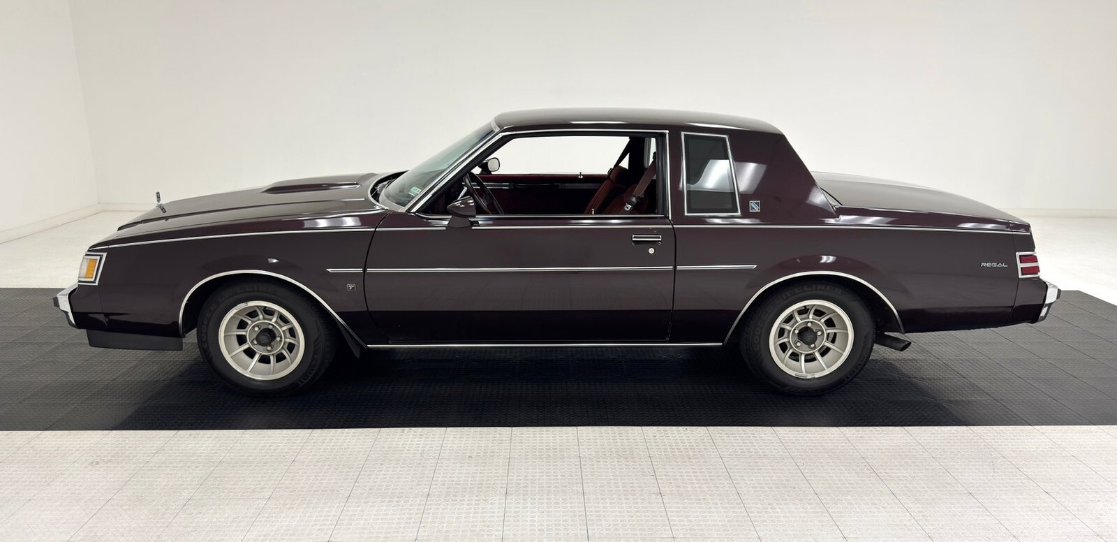 1987 Buick Regal Turbo T Hardtop - photo 2
