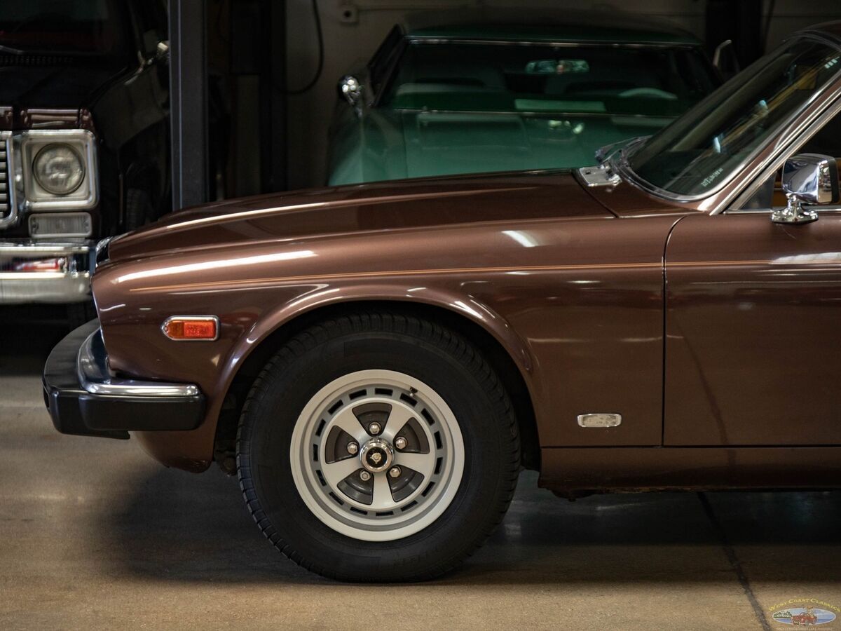 1986 Jaguar XJ6 4.2L 6cyl Door Sedan - photo 5