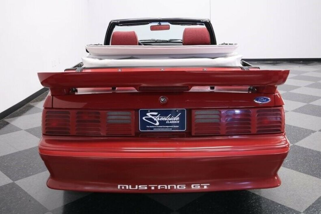 1988 Ford Mustang GT Convertible - photo 12