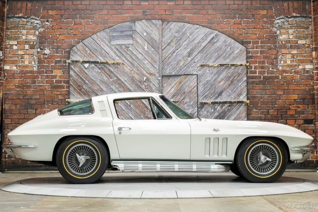 1965 Chevrolet Corvette 327/300 4-Speed Coupe - photo 11