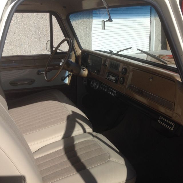 1965 Chevrolet Suburban - photo 10