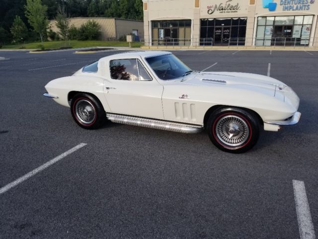 1965 Chevrolet Corvette - photo 2