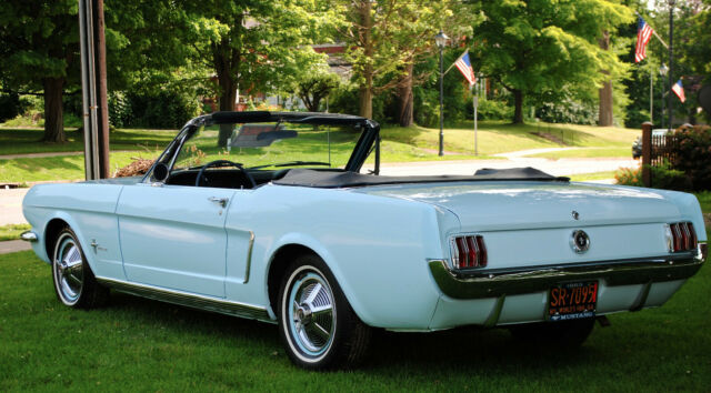 1965 Ford Mustang Convertible - photo 2