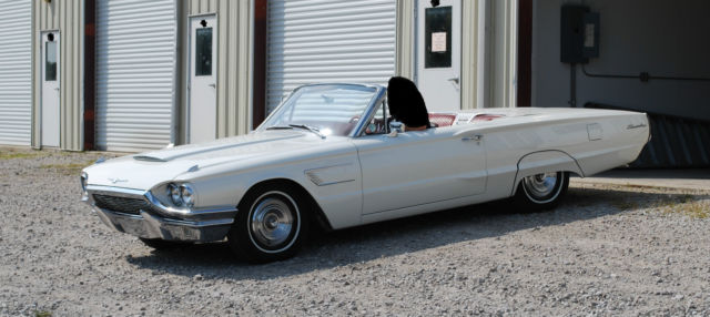 1965 Ford Thunderbird Convertible - photo 11