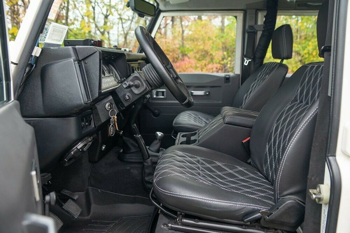 1993 Land Rover Defender 110 - photo 12