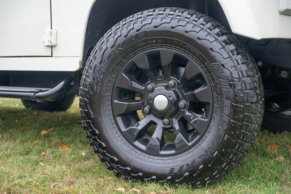 1993 Land Rover Defender 110 - photo 6
