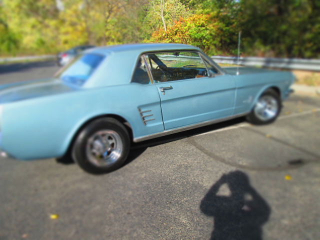 1966 Ford Mustang  Coupe 4BRL Auto with pin stripes - photo 12