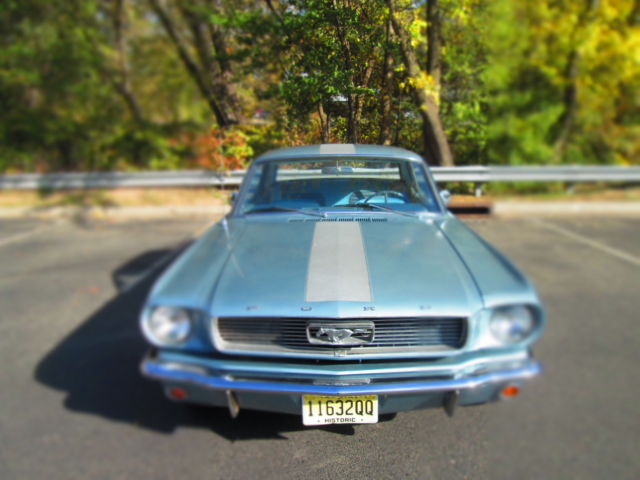 1966 Ford Mustang  Coupe 4BRL Auto with pin stripes - photo 2