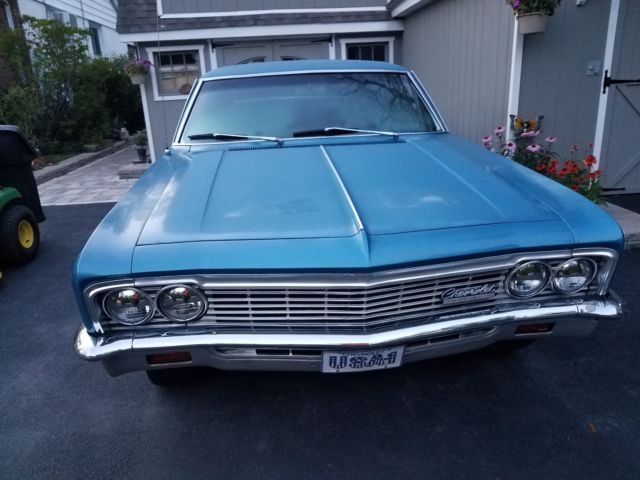 1966 Chevrolet Impala SS - photo 2