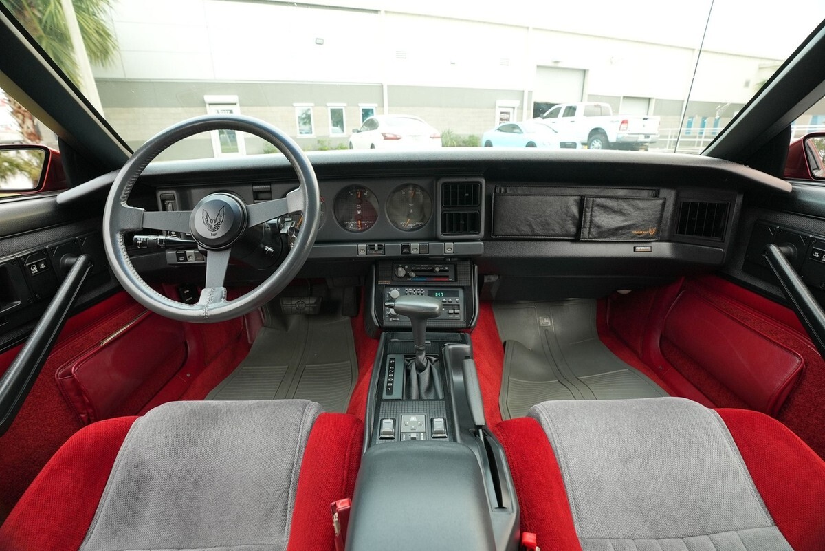 1986 Pontiac Trans Am - photo 6