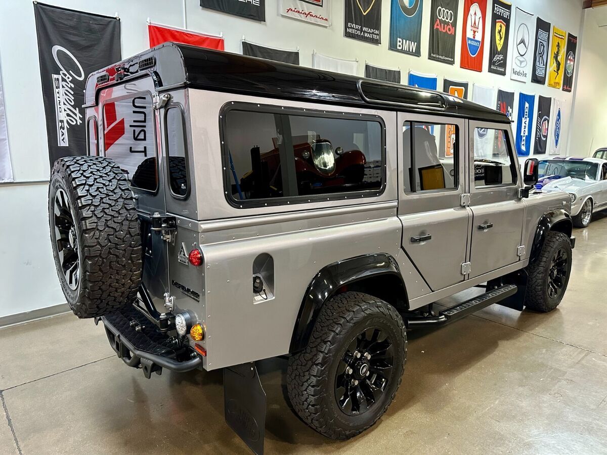 1980 Land Rover Defender 110 AKRONIK Wagon * REMARKABLE * ONE-OF-A-KIND - photo 9