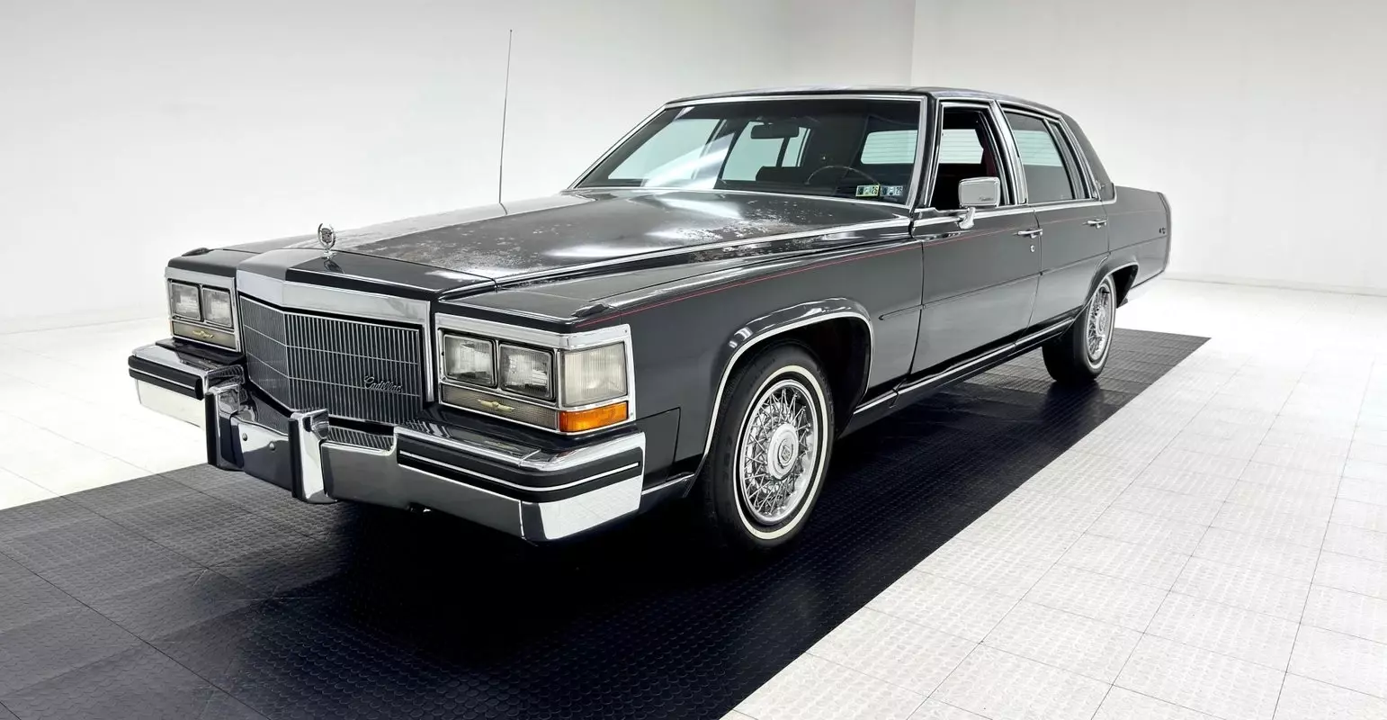 68,678 Miles/4.1L 4100 V8/200R4 Auto/Nicely Appointed Interior/Ready To Cruise 1985 Cadillac Fleetwood Brougham d'Elegance