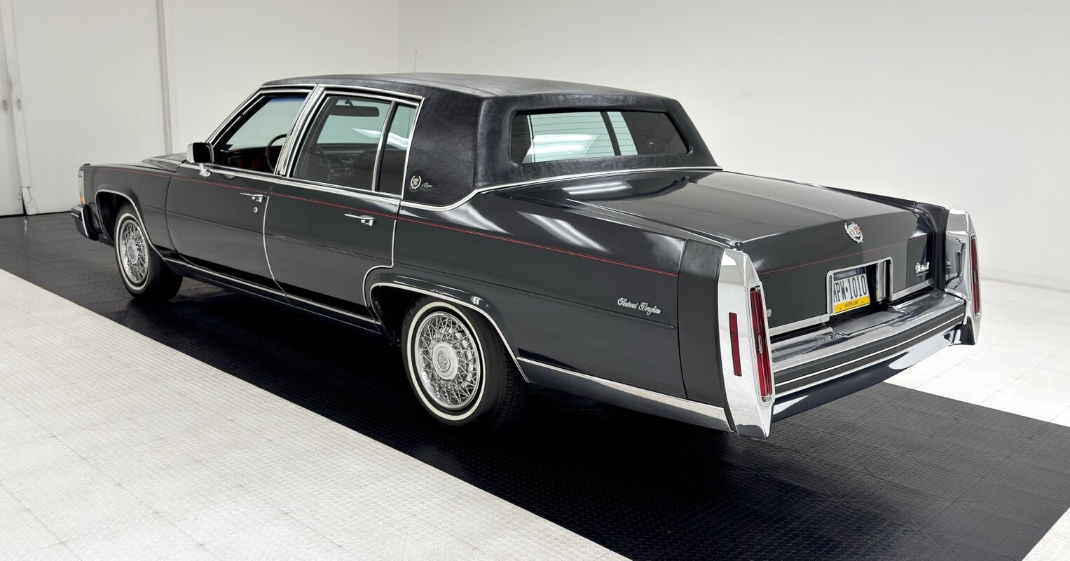 1985 Cadillac Fleetwood Brougham d'Elegance - photo 3