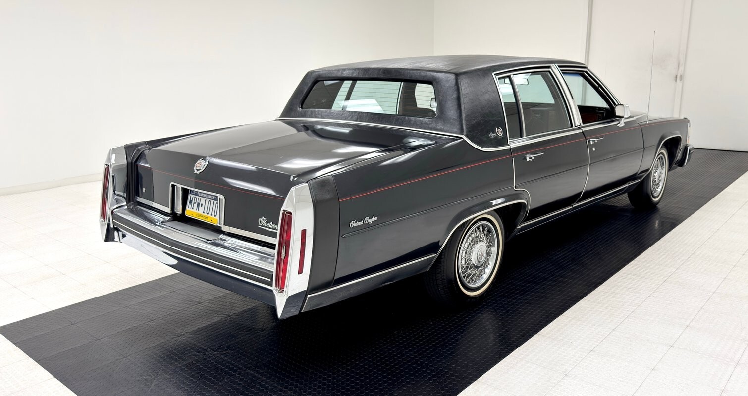 1985 Cadillac Fleetwood Brougham d'Elegance - photo 5