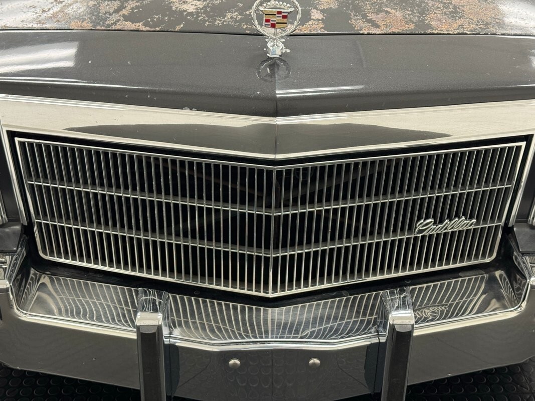 1985 Cadillac Fleetwood Brougham d'Elegance - photo 9