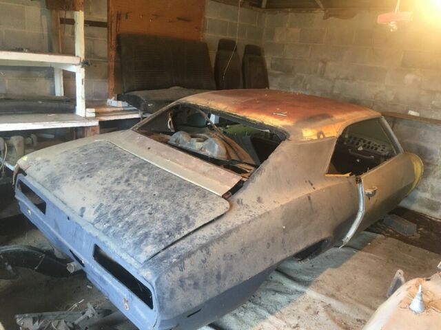 69 camaro, usable body and clear title 1969 Chevrolet Camaro Base