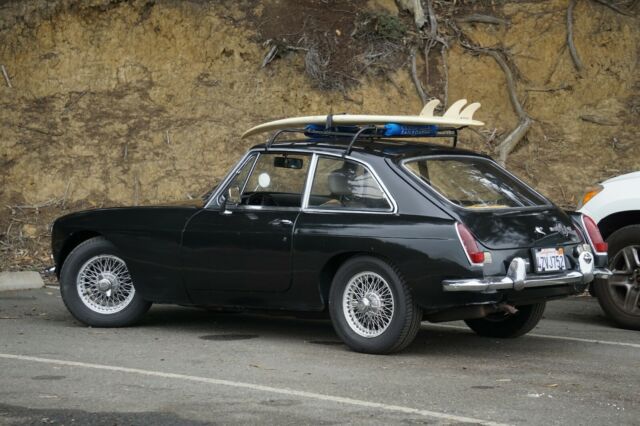 69 MGBGT Hard Top, Special Conversion (Seats, Batt, Paint, Camping, Surfing) 1969 MG MGB GT Hardtop