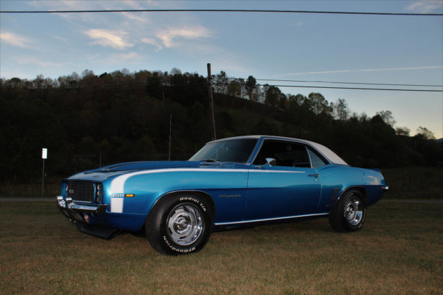 1969 Chevrolet Camaro RS - photo 10