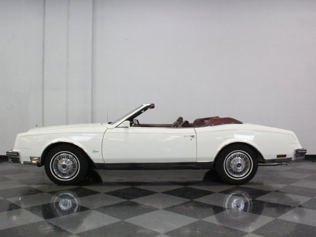 1983 Buick Riviera - photo 2