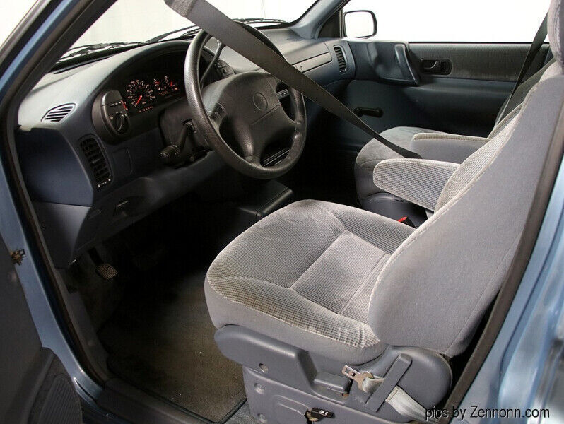 1994 Nissan Quest 7-Passenger GXE Van - photo 8