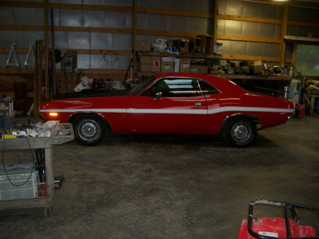 70 CHALLENGER 1970 Dodge Challenger 2 door coupe