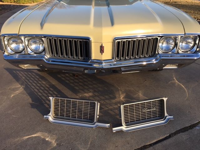 1970 Oldsmobile Cutlass S Holiday Coupe - photo 3