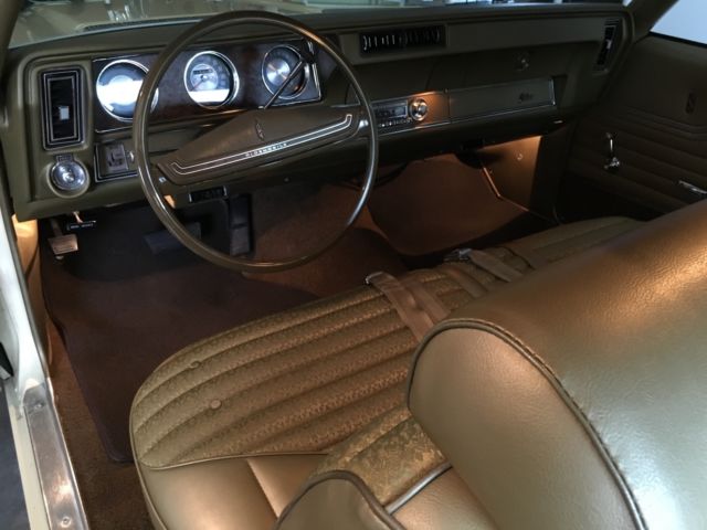 1970 Oldsmobile Cutlass S Holiday Coupe - photo 8