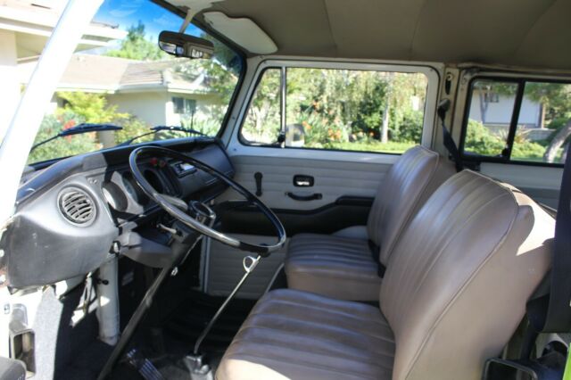 71/72 VW Bus excellent condition 1971 Volkswagen Bus/Vanagon