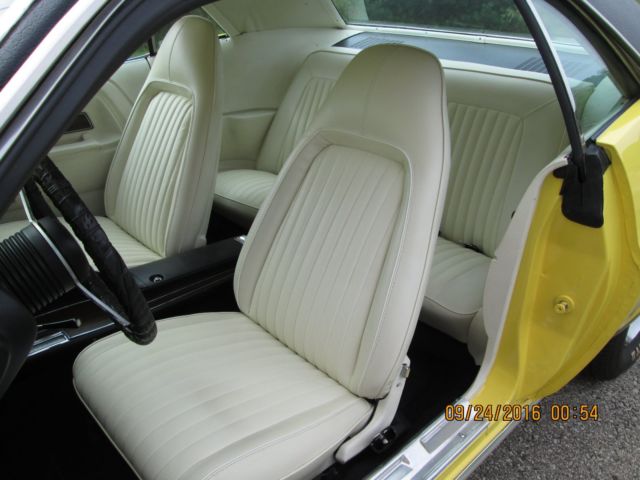 1972 Dodge Challenger hardtop 318 2 BBL - photo 2