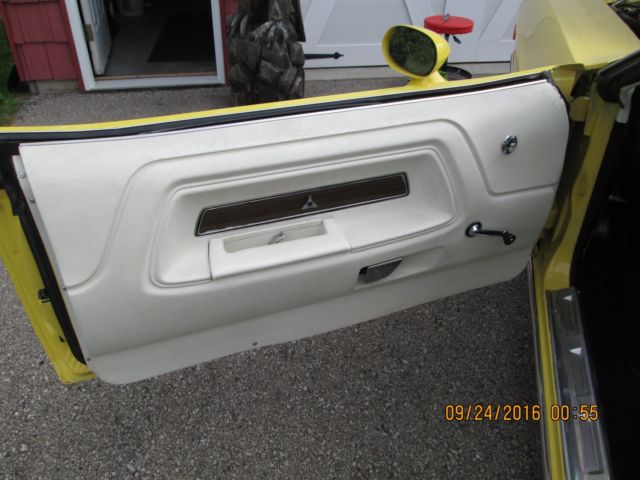 1972 Dodge Challenger hardtop 318 2 BBL - photo 5