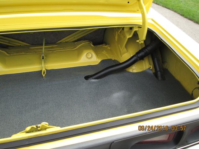 1972 Dodge Challenger hardtop 318 2 BBL - photo 9