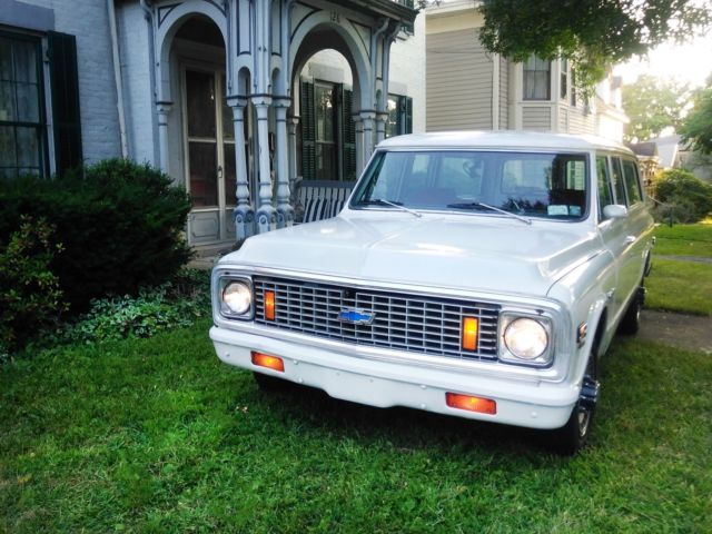 1972 Chevrolet Suburban - photo 2