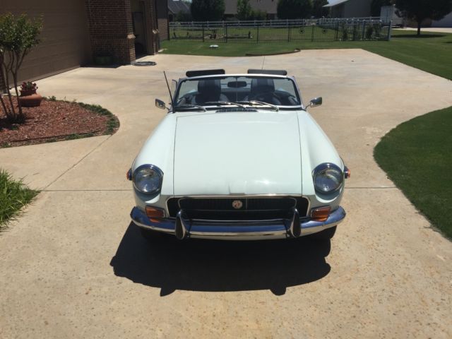1972 MG MGB - photo 2