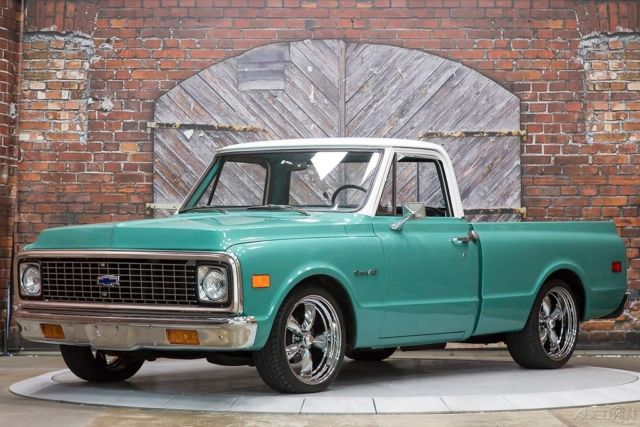 72 Pick-up Inline-6 Auto Power Brakes Steering Belltech Lowered American Racing 1972 Chevrolet C-10 Custom Pickup C/10 Medium Green Automatic