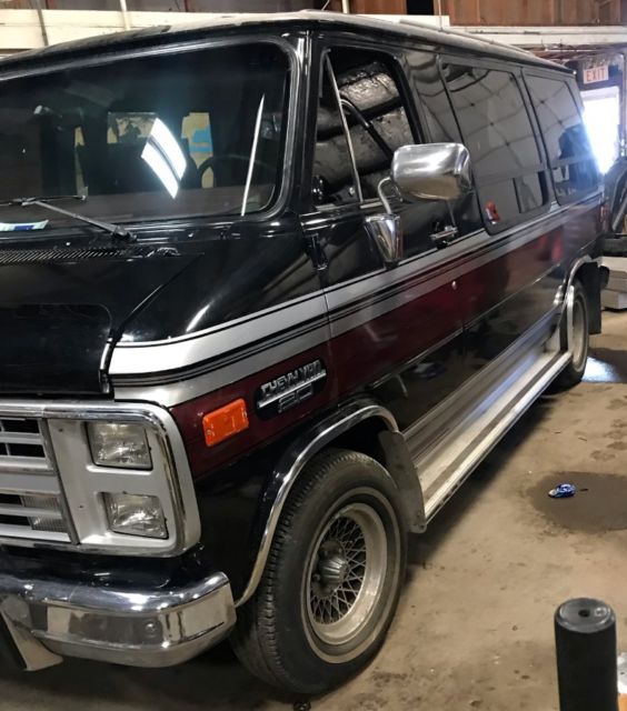 1985 Chevrolet G20 Van - photo 2
