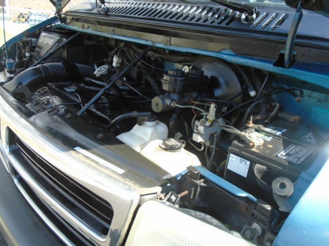 1994 Dodge RAM 350 Base Extended Passenger Van 3-Door - photo 11