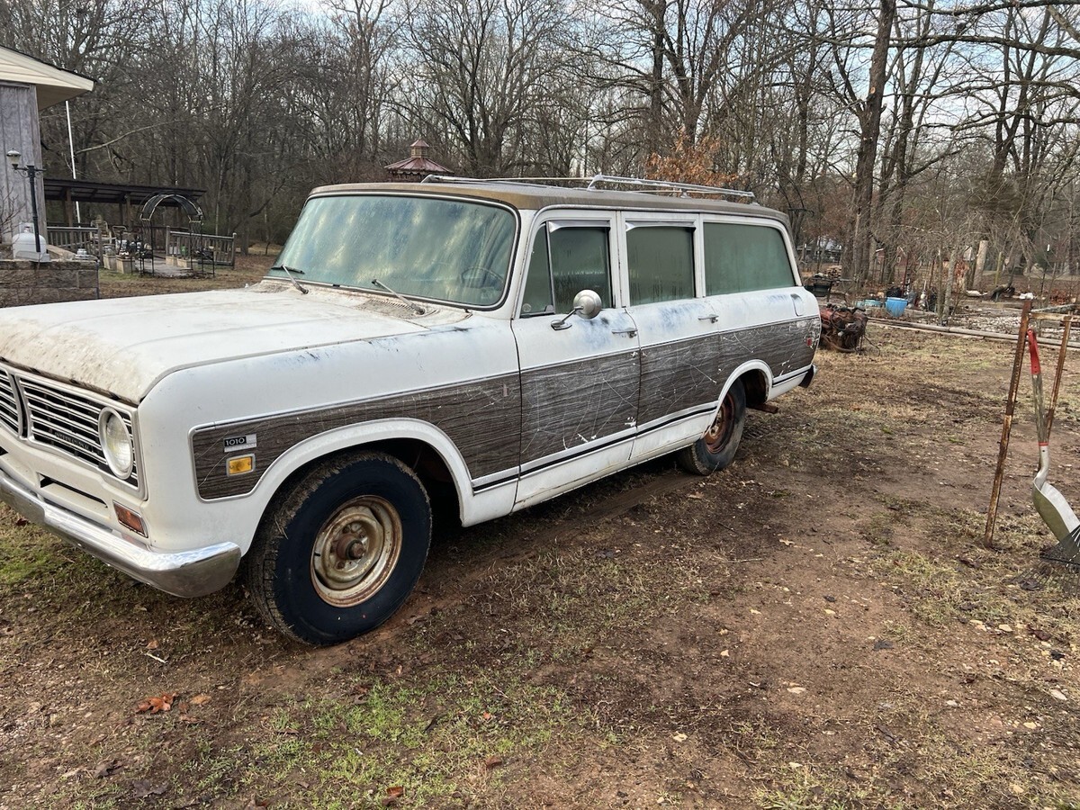 1973 International Harvester 1010 - photo 2