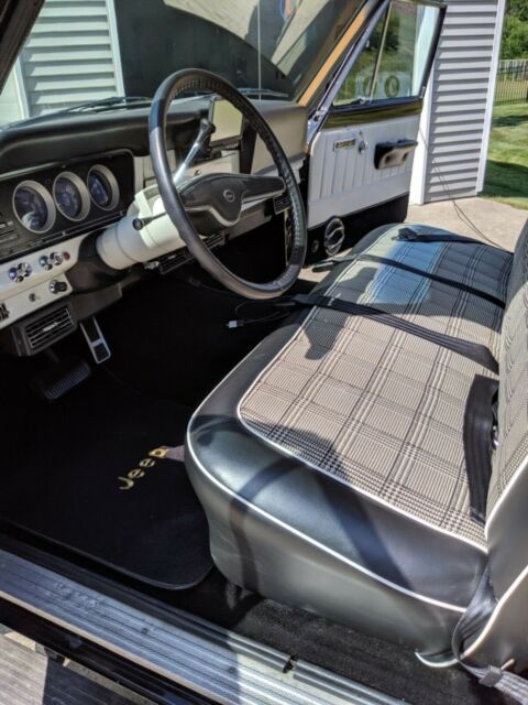 1973 Jeep Wagoneer - photo 7