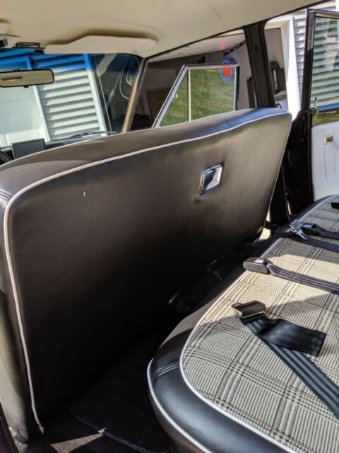 1973 Jeep Wagoneer - photo 9