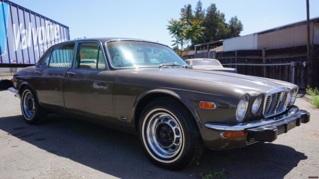 1974 Jaguar XJ12 - photo 2