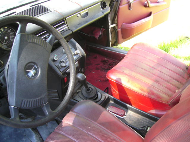 1974 Mercedes-Benz 200-Series - photo 8
