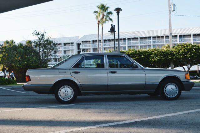1991 Mercedes-Benz 300-Series 300SE - photo 3
