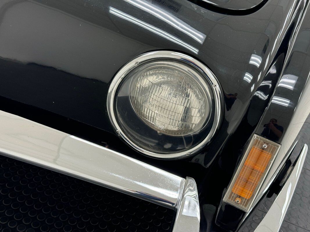 1963 Studebaker Avanti R2 Coupe - photo 9
